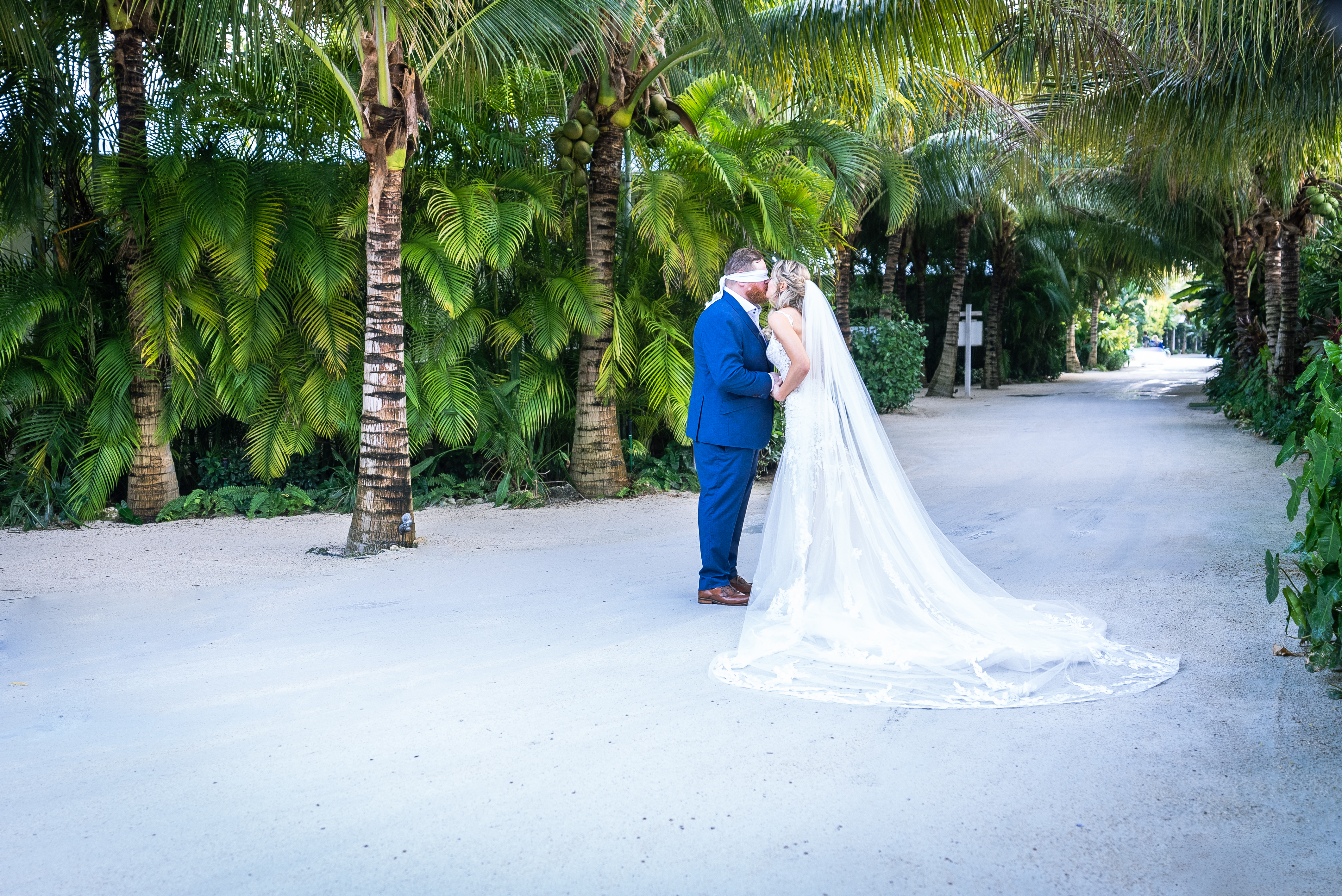 The Kiss Says It ALL. Bungalows Elopement